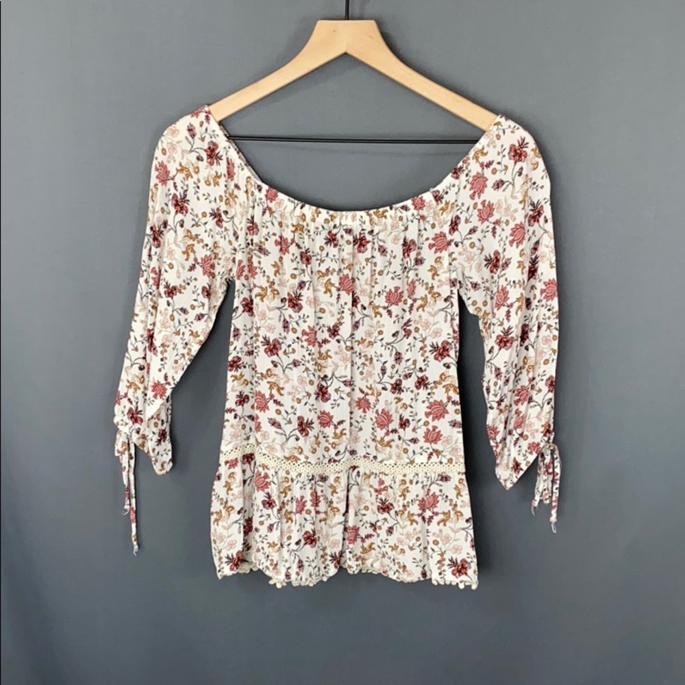 AE off the shoulder top - Picture 3 of 5
